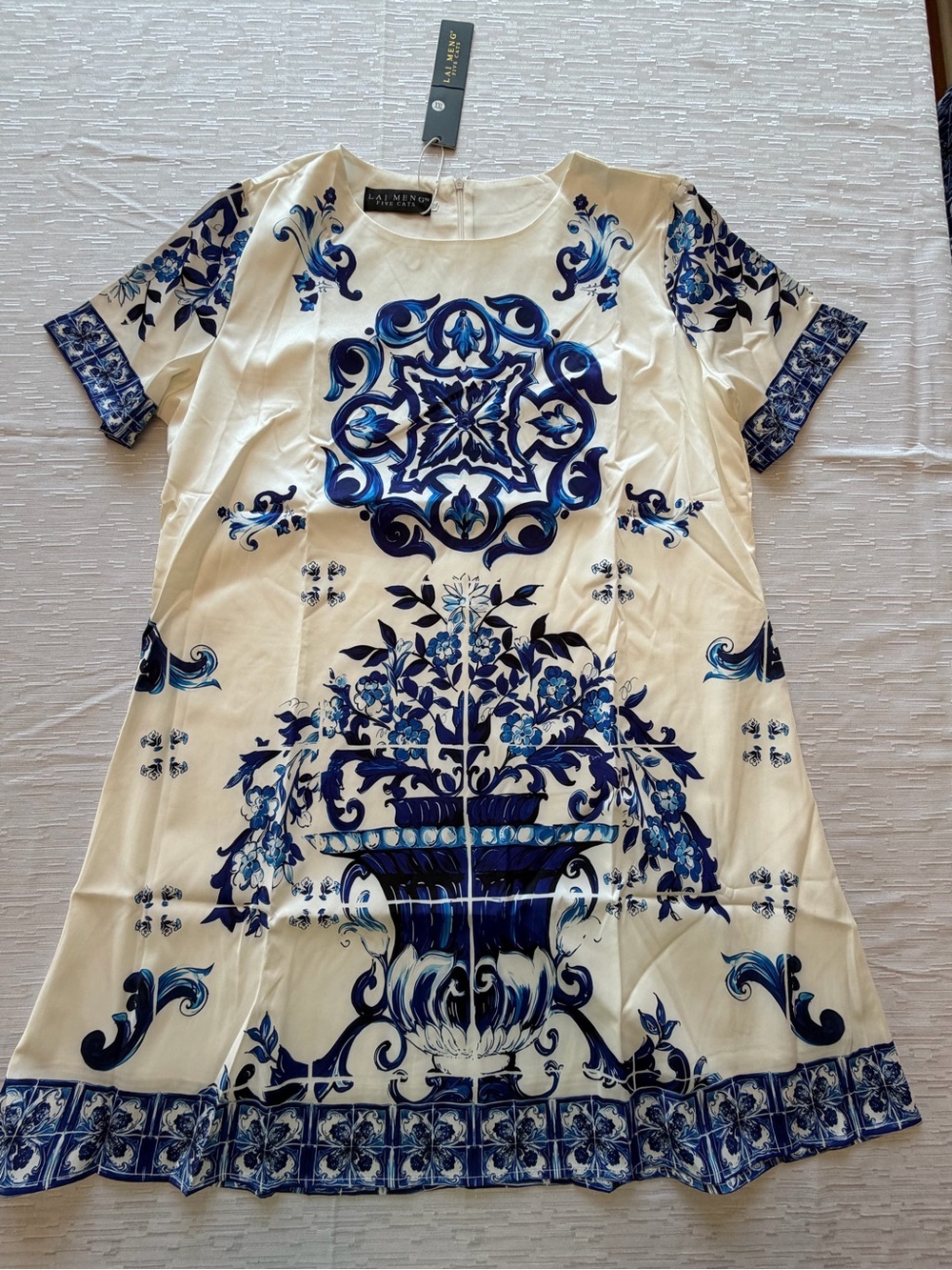 NWT Women's White and Blue Printed Short Sleeve Dress Size XXL - Picture 4 of 11